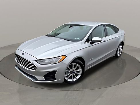 Used 2019 Ford Fusion SE image 15