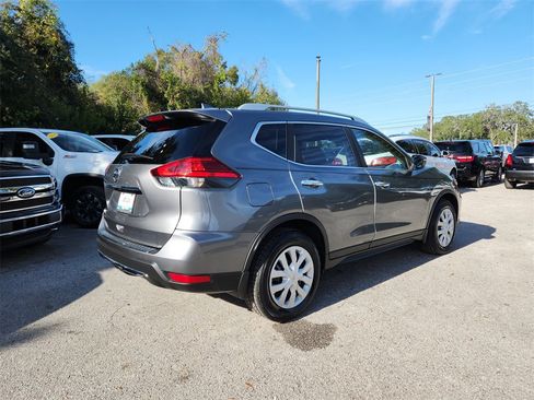 Used 2017 Nissan Rogue S w/ S Appearance Package image 4