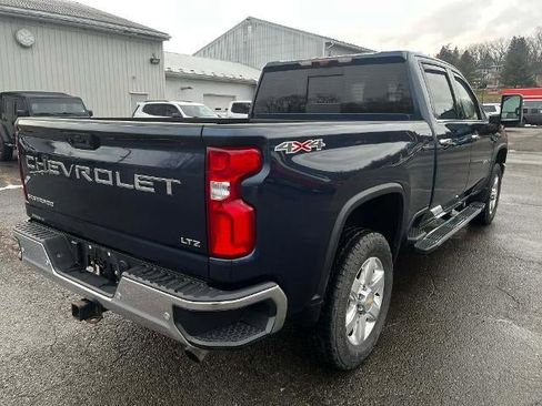 Used 2022 Chevrolet Silverado 2500 LTZ w/ LTZ Premium Package image 11
