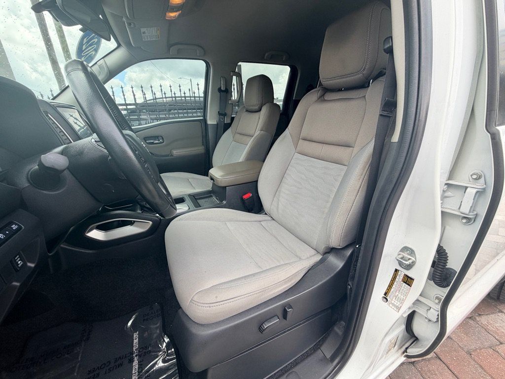 Used 2022 Nissan Frontier SV AWD/4WD image 10