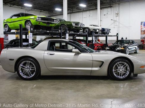 Used 1999 Chevrolet Corvette Coupe RWD image 8
