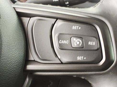 Used 2021 Jeep Gladiator Sport AWD/4WD image 17