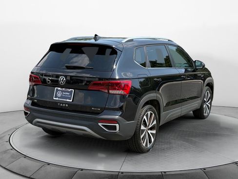 Certified 2023 Volkswagen Taos SE w/ Panoramic Sunroof Package AWD/4WD image 7