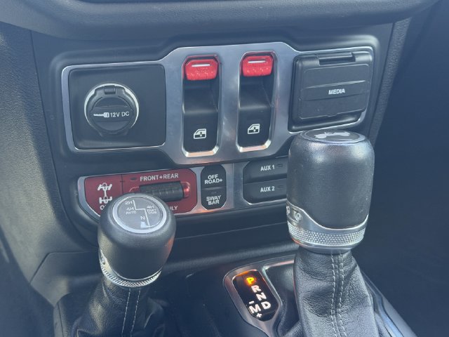 Used 2024 Jeep Wrangler Rubicon AWD/4WD image 27