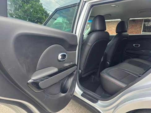 Used 2018 Kia Soul ! w/ Tech Package FWD image 15