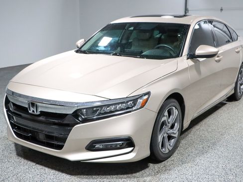 Used 2018 Honda Accord EX image 30