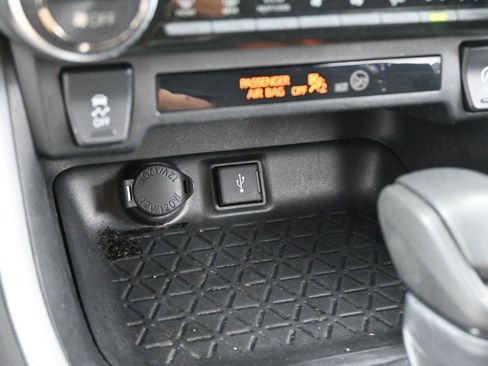 Used 2022 Toyota RAV4 XLE AWD/4WD image 20