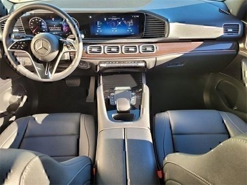 Used 2025 Mercedes-Benz GLE 350 4MATIC image 17