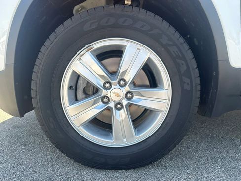 Used 2022 Chevrolet Trax LT w/ Driver Confidence Package AWD/4WD image 18