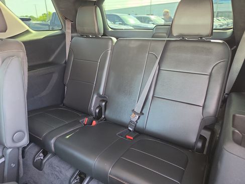 Used 2020 Chevrolet Traverse Premier w/ Redline Edition FWD image 13