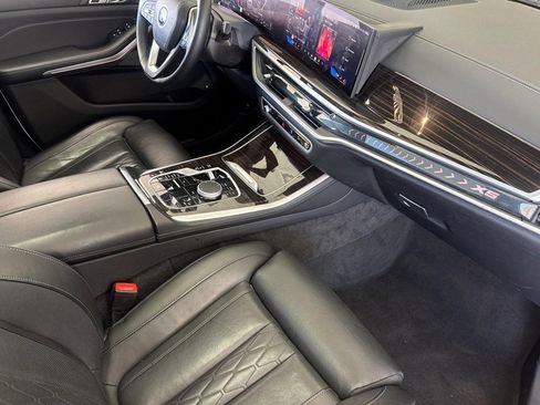 Used 2025 BMW X5 xDrive50e AWD/4WD image 32