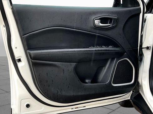 Used 2021 Jeep Compass Latitude FWD image 21