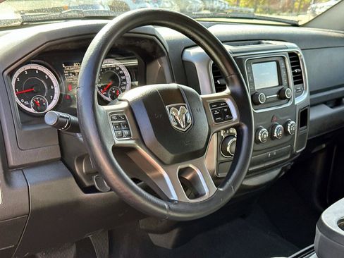 Used 2022 RAM 1500 Classic SLT image 25