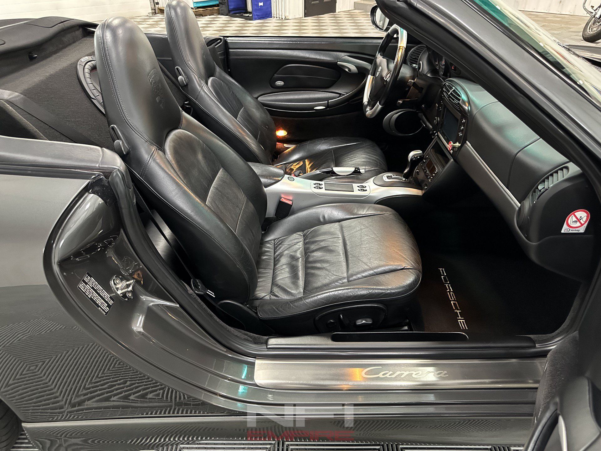 Used 2000 Porsche 911 Cabriolet image 46