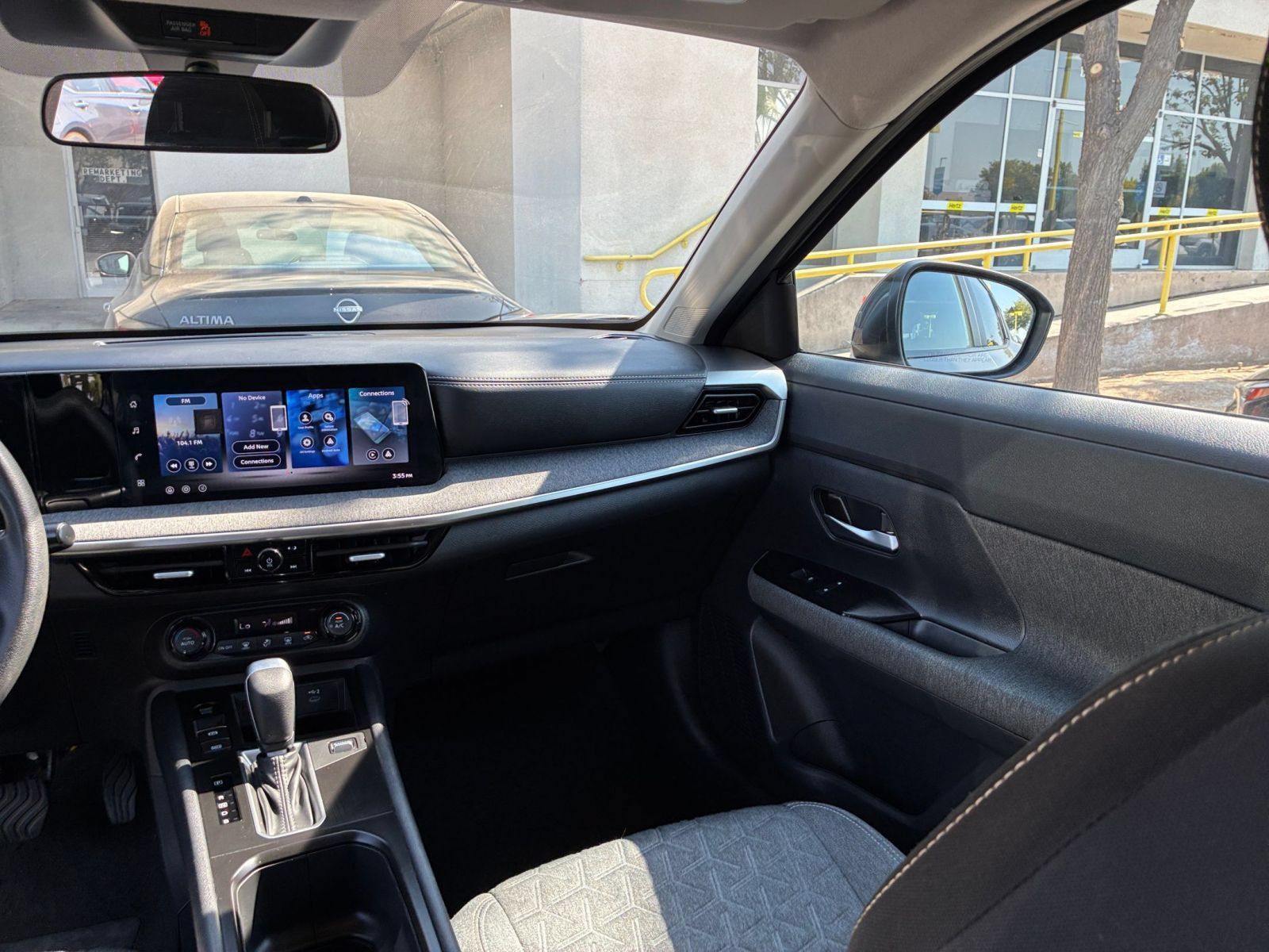 Used 2026 Nissan Kicks SV FWD image 33