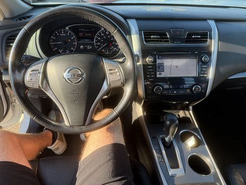 Used 2013 Nissan Altima 2.5 SL w/ Technology Pkg FWD image 12