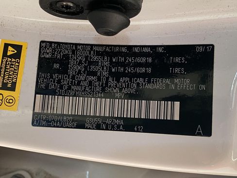 Used 2017 Toyota Highlander XLE AWD/4WD image 34
