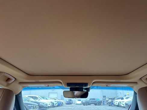 Used 2025 Lexus ES 350 w/ Premium Package FWD image 16