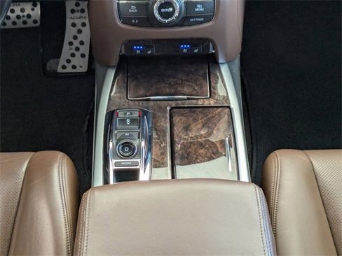 Used 2018 Acura RLX Sport Hybrid w/ Advance Pkg image 18