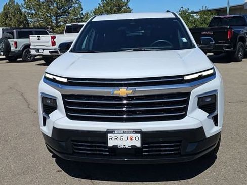 Used 2026 Chevrolet Traverse High Country w/ LPO, Floor Liner Package AWD/4WD image 3