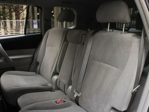 Used 2013 Toyota Highlander 4WD Hybrid image 19