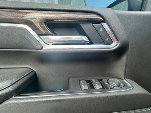 Used 2022 Chevrolet Silverado 1500 RST AWD/4WD image 9