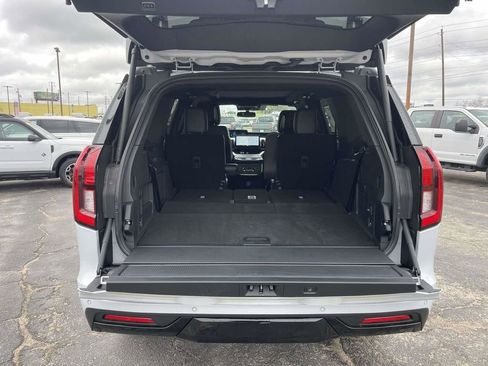 New 2026 Ford Expedition Platinum w/ Stealth Appearance Package AWD/4WD image 10