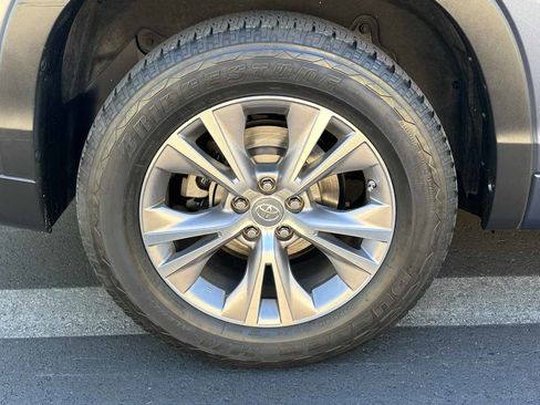 Used 2015 Toyota Highlander XLE FWD image 62