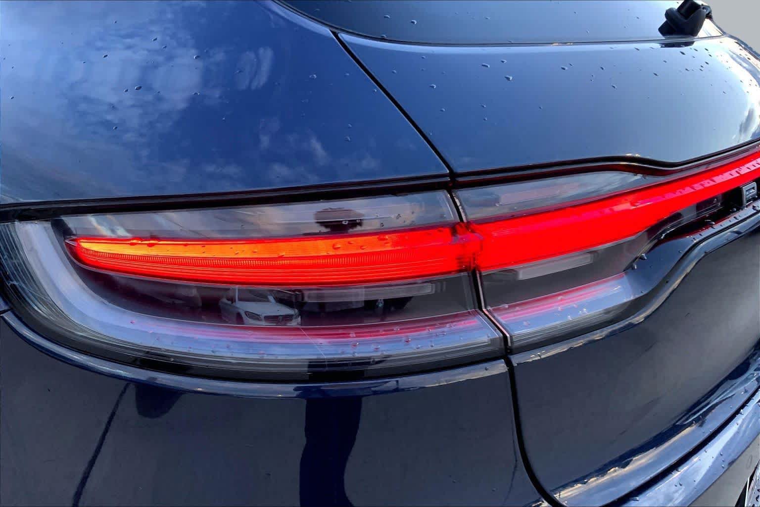 Used 2021 Porsche Macan AWD/4WD image 28