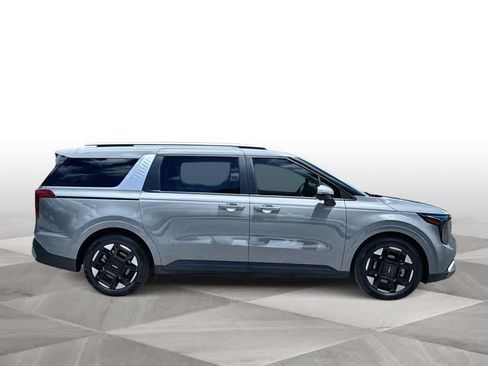Certified 2025 Kia Carnival EX FWD image 9
