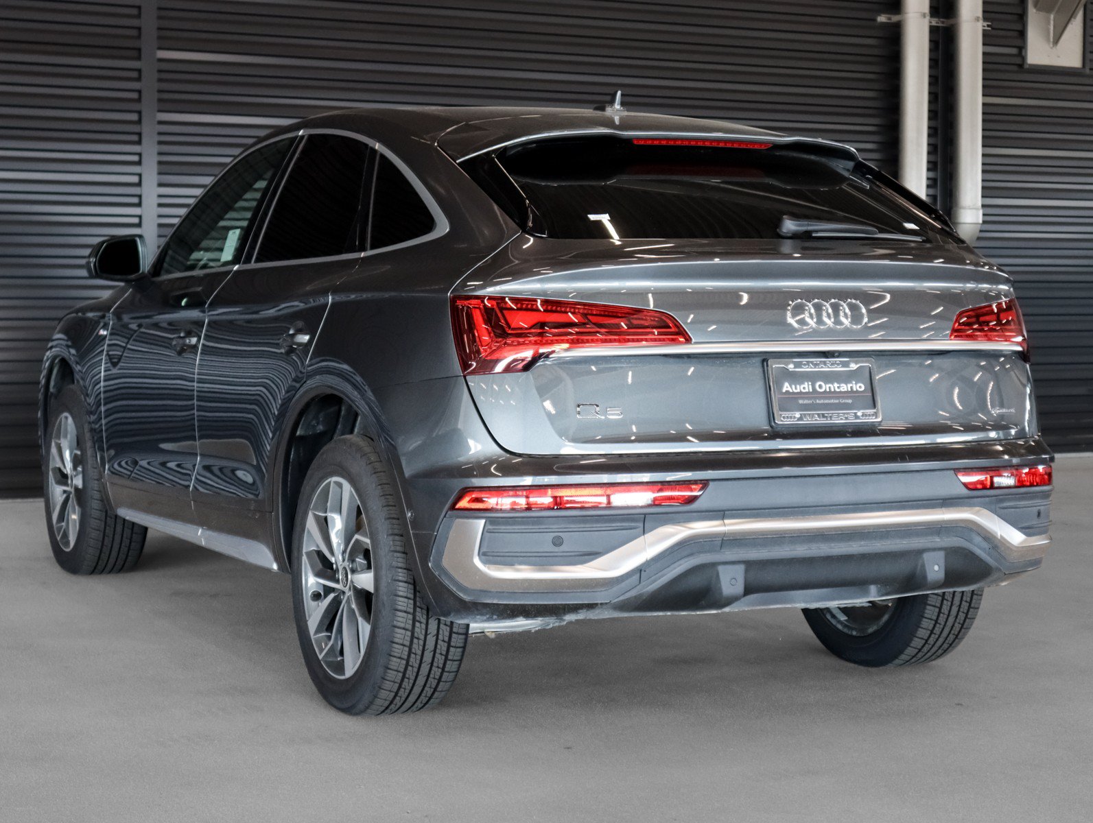 Used 2023 Audi Q5 2.0T Prestige w/ Prestige Package AWD/4WD image 2