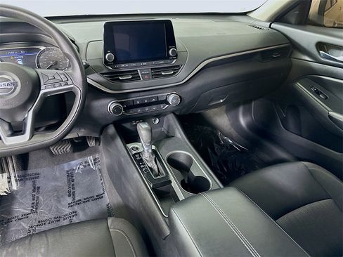 Used 2022 Nissan Altima 2.5 SV image 19