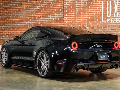 Used 2016 Ford Mustang GT image 9