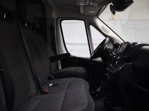 Used 2022 RAM ProMaster 2500 w/ Convenience Group image 9