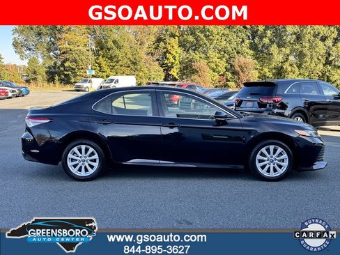 Used 2018 Toyota Camry LE image 8