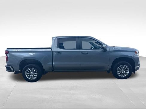 Used 2023 Chevrolet Silverado 1500 LT AWD/4WD image 7