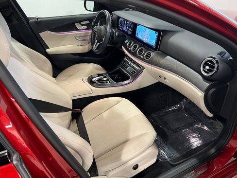 Used 2020 Mercedes-Benz E 350 4MATIC Sedan w/ Parking Assistance Package image 39