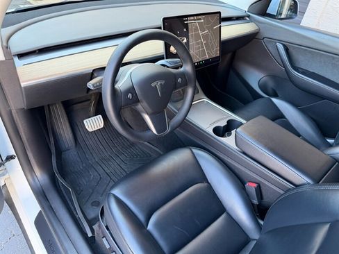Used 2021 Tesla Model Y Performance AWD/4WD image 2