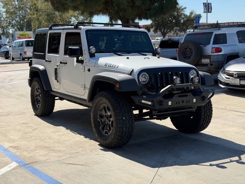 Used 2018 Jeep Wrangler Unlimited Sport AWD/4WD image 5