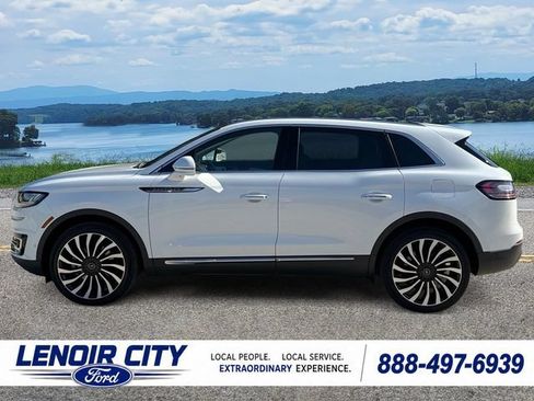 Used 2020 Lincoln Nautilus Black Label w/ Cargo Utility Package AWD/4WD image 6
