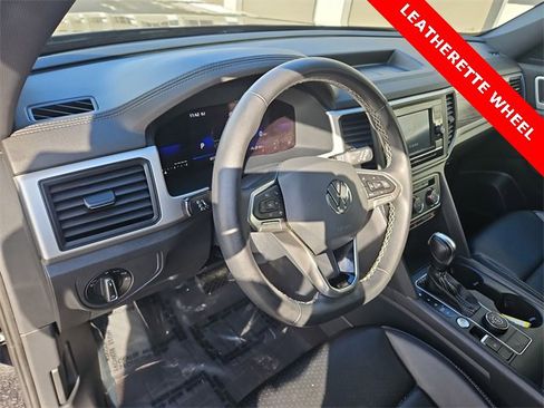 Used 2022 Volkswagen Atlas Cross Sport SE image 10