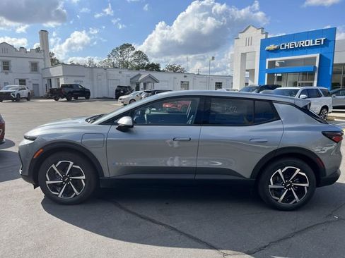 New 2026 Chevrolet Equinox EV LT w/ Comfort Package image 9