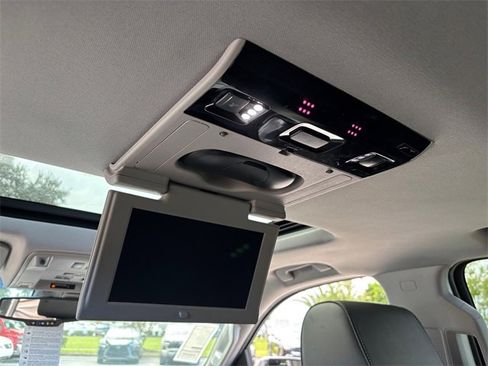 Used 2019 GMC Yukon Denali w/ Denali Ultimate Package image 8