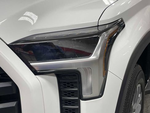 Used 2024 Toyota Tundra Limited w/ Power Package AWD/4WD image 6