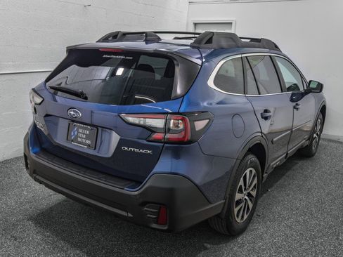 Used 2020 Subaru Outback Premium image 8