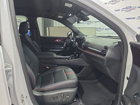 Used 2024 Chevrolet Traverse RS w/ LPO, Floor Liner Package image 31