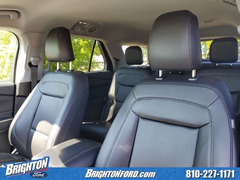 Used 2023 Ford Explorer XLT w/ Equipment Group 202A AWD/4WD image 11