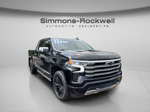 Used 2024 Chevrolet Silverado 1500 High Country AWD/4WD image 6