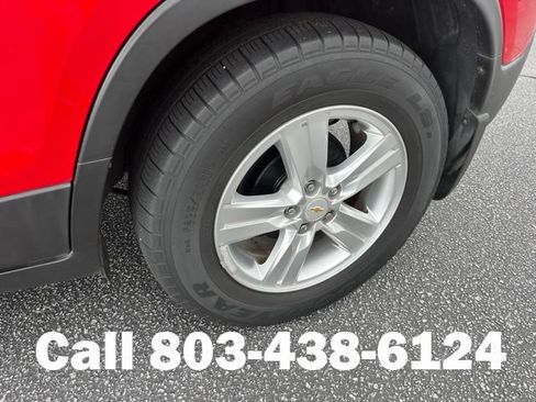 Used 2015 Chevrolet Trax LT w/ LT Sun and Sound Package FWD image 30