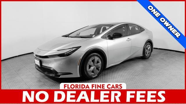 Used 2023 Toyota Prius LE FWD image 1